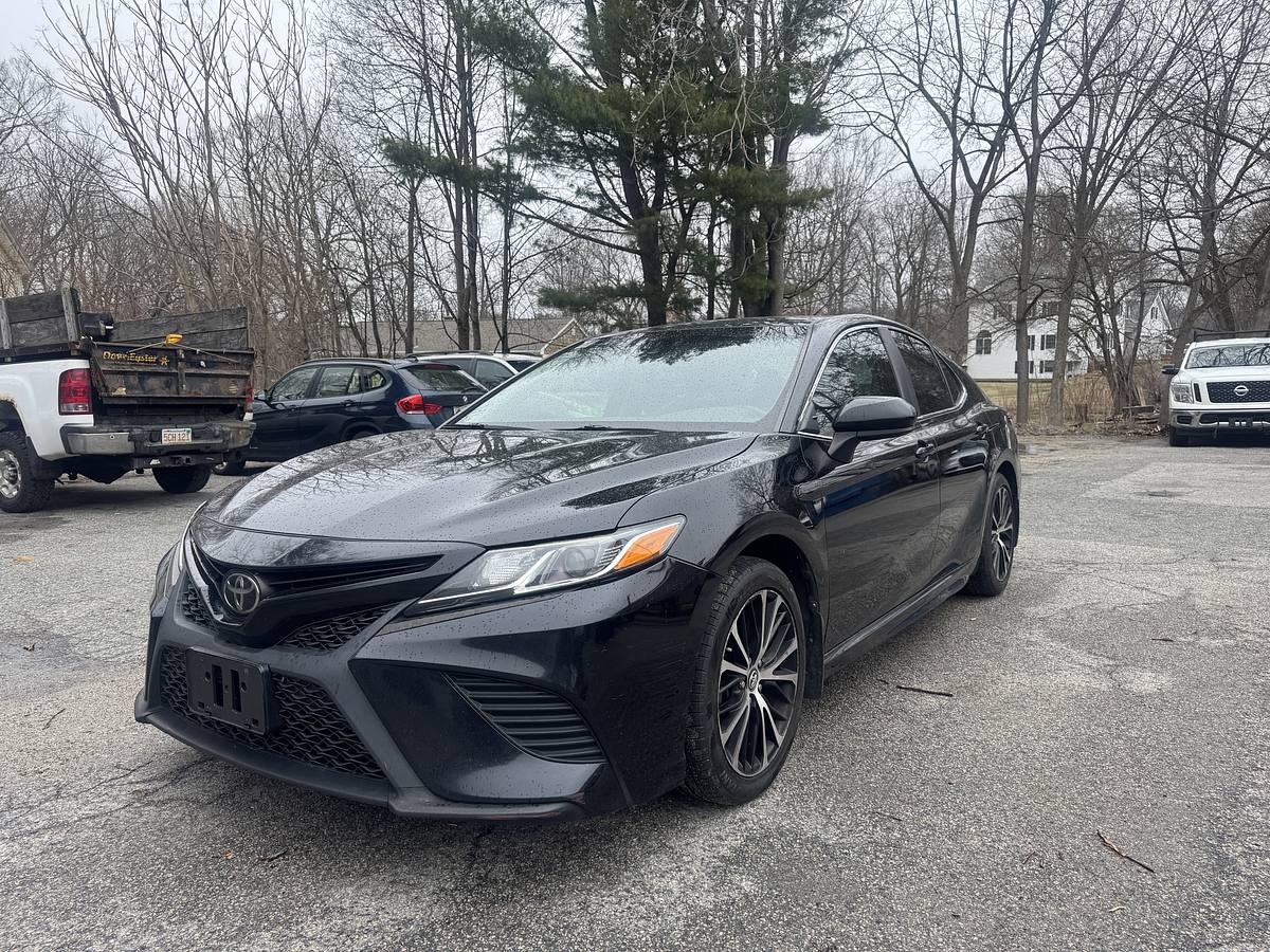 2019 Toyota Camry SE